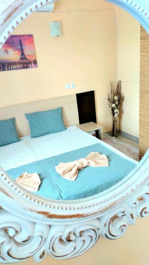 Rose & Water Guest House Pavel Banya Exterior photo